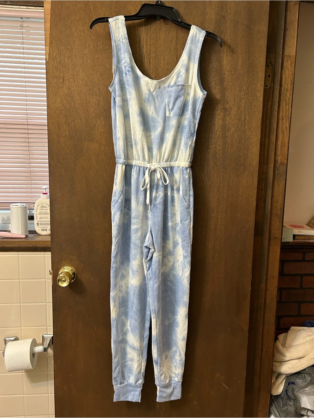 Pink Lily-Brand New/Never Worn Light Blue/Tie-Dye Sleeveless Jumpsuit. Small